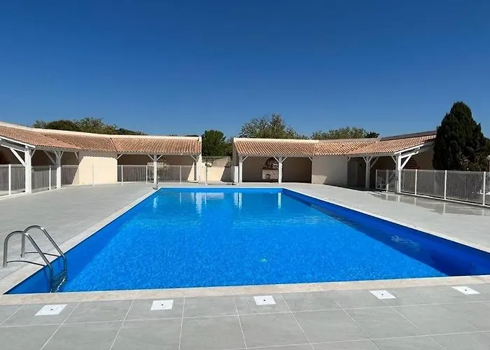 Villa Jolie Maison T3 Mezzanine Climatisee Avec Veranda, 4 A 5 Couchages, Terrasse Cloturee, Wifi Inclus, Les Marines, 200m De La Lrma68b Portiragnes